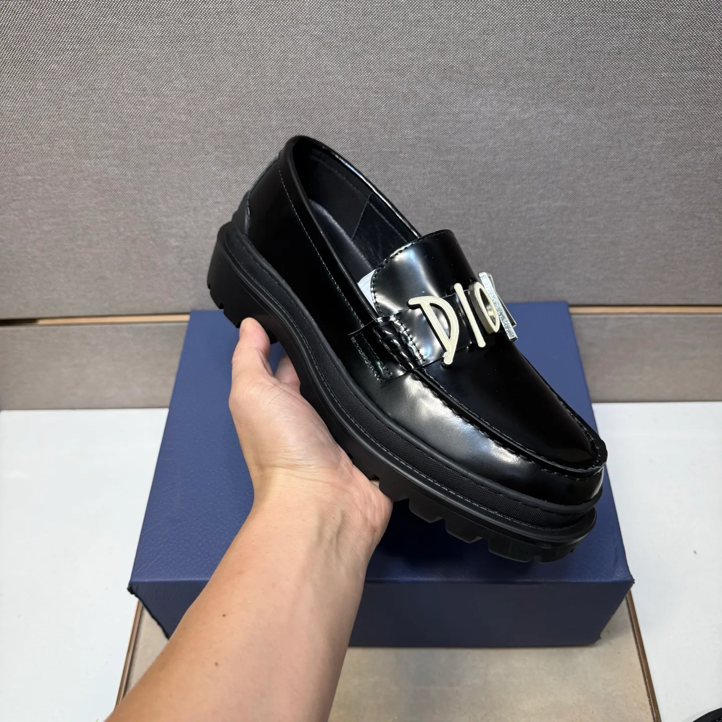 ⬛️Men's shoes 💰p442 [Dior~] Men's casual shoes 2025z cabinet sales simultaneously 🔶Size: 39-44 #️⃣ 🔷2 colors🔜The upper is made of multi-material splicing➕Genuine leather lining, comfortable and breathable, sole: original comfortable and wear-resistant outsole, ⚠️Real shot📱Photographed🎬The real thing is better📢📢📢